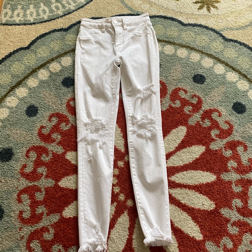 American Eagle Outfitters ripped white jeans